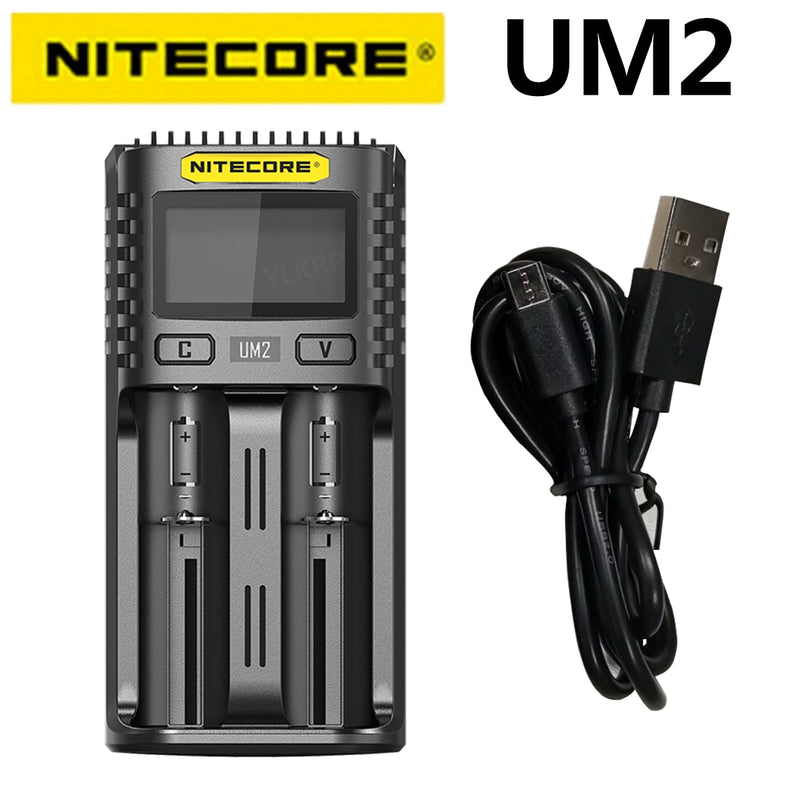 Cargador de batería 100% Original Nitecore UM4 UM2 USB QC Circuito inteligente Seguro global li-ion AA AAA 18650 21700 26650