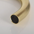 Grifo de agua de cocina Grifo de cocina negro y dorado cepillado Mezclador de agua de fregadero clásico de rotación de un solo mango