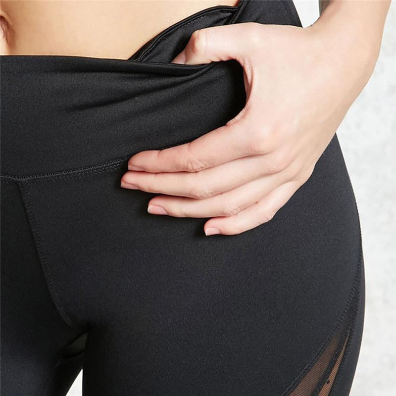 Entrenamiento de cintura alta Legging de yoga negro Empalme de malla Ver a través de Fitness Leggings Medias Deporte Sudor Pantalones de yoga para mujeres