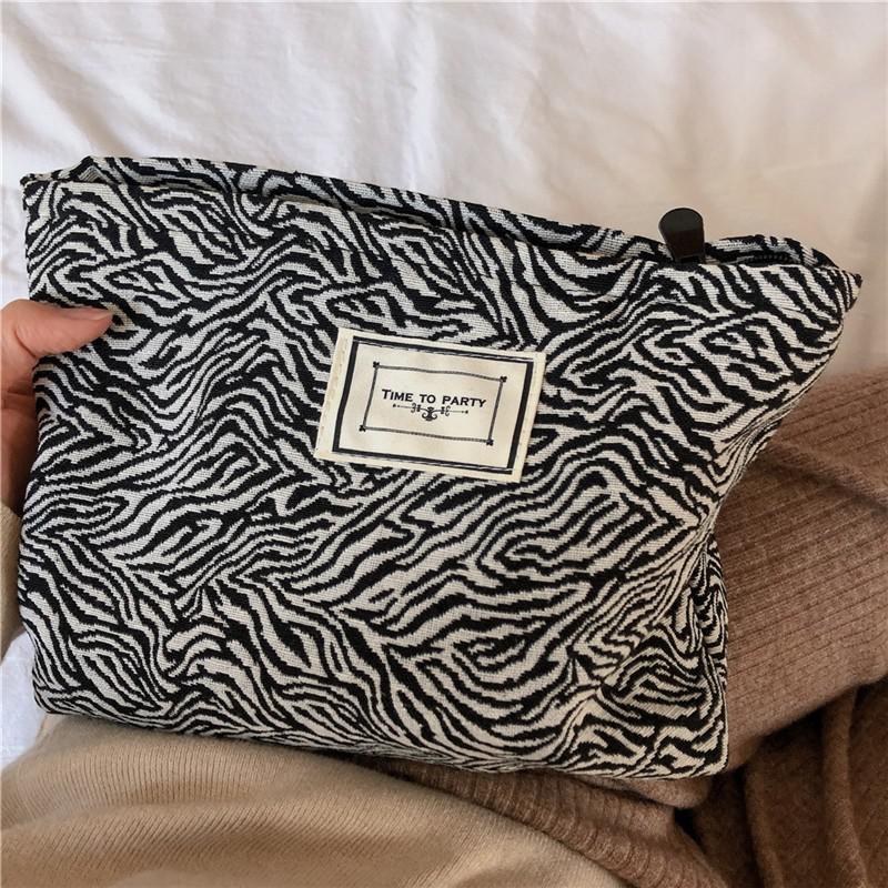 New Leopard Print Cosmetic Bag Korean Women Plaid Cosmetic Pouch Large Capacity Female Travel Make Up Storage Bag Beauty Cases