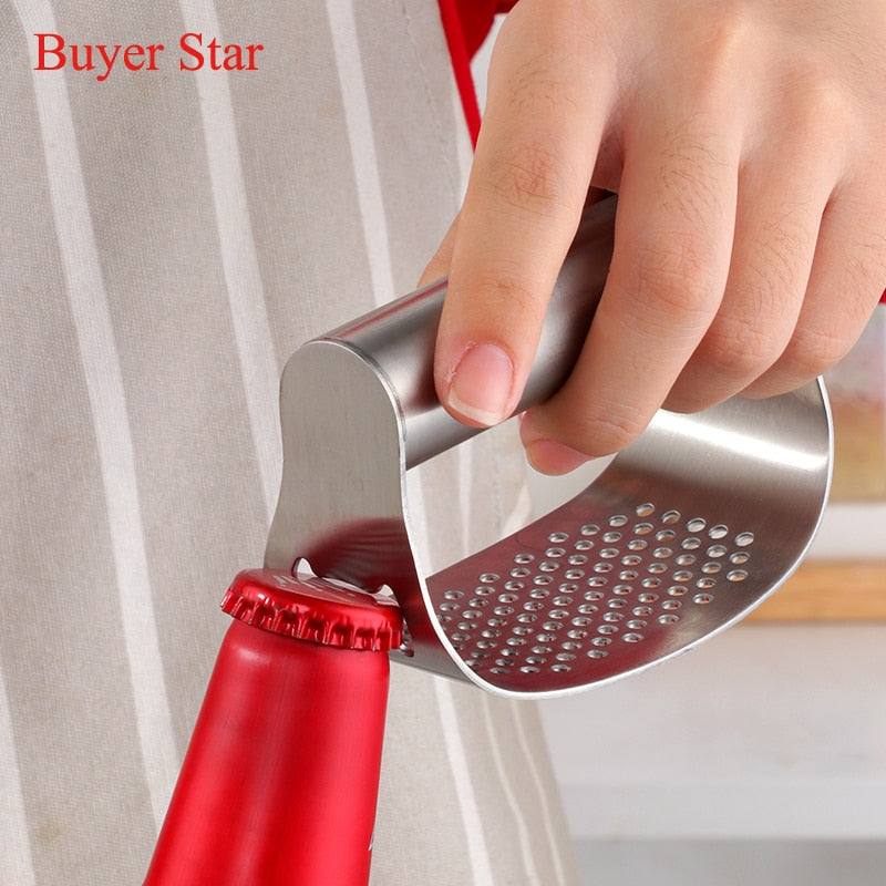 2 in1 Gold Stainless Steel Garlic Press Rolling Crusher Tools Kitchen Gadget Metal Bottle opener triturador de alho чеснокодавка