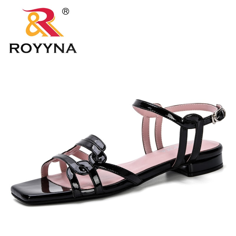 ROYYNA 2019 Women Sandals Fashion Gladiator Sandals Summer Shoes Female Flat Sandals Rome Style Trendy Comfortable Sandals Shoes