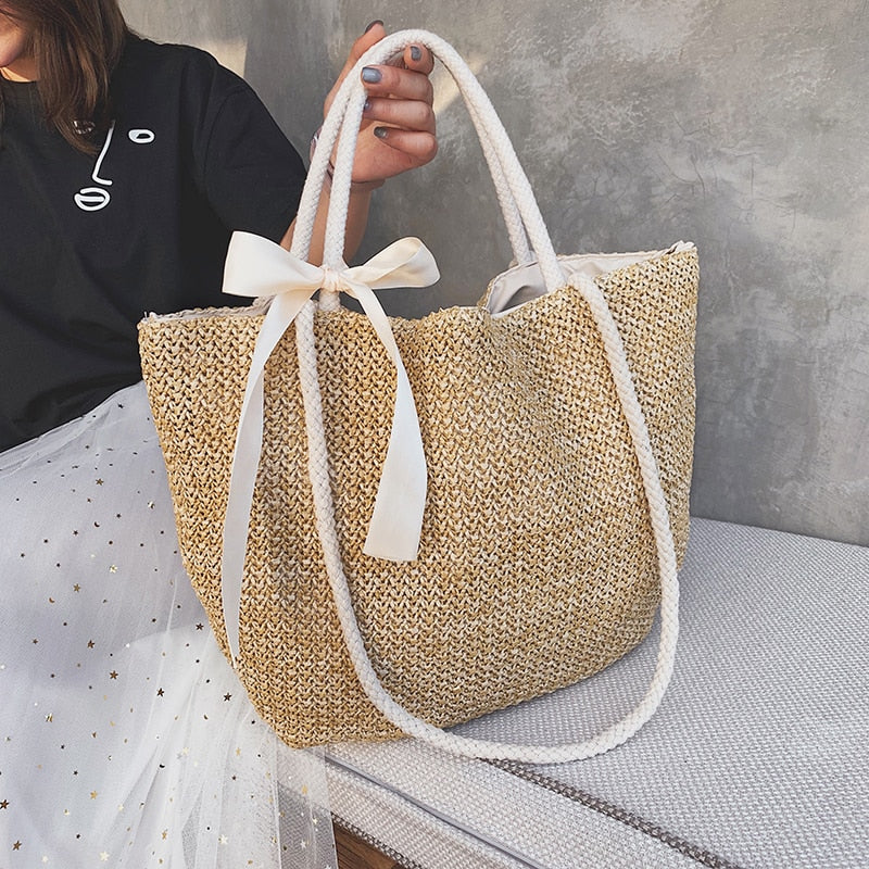 Mode Rattan gewebte Frauen Handtasche Sommer Strandtasche große Kapazität Einkaufstasche handgefertigte gestrickte Stroh Umhängetaschen für Frauen