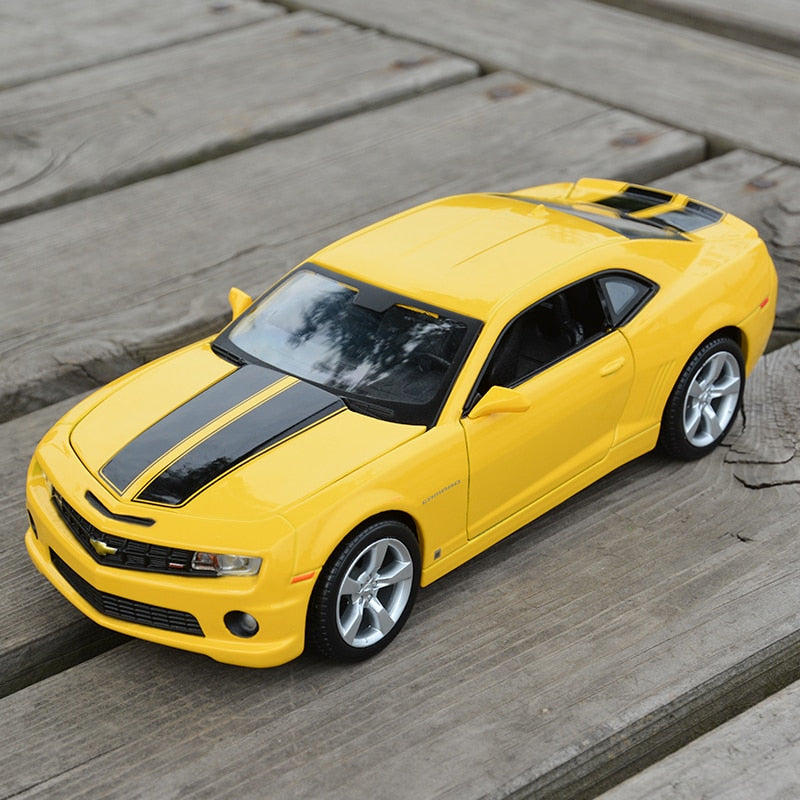 Maisto 1:24 2010 Chevrolet Camaro coche deportivo estático fundido a presión vehículos coleccionables modelo coche Juguetes