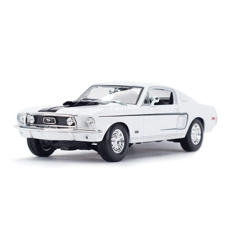 Maisto 1:18 1968 Ford Mustang GT Cobra Jet Sports Car Static Simulation Die Cast Vehicles Collectible Model Car Toys