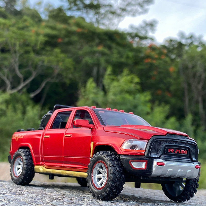 1:32 Simulation Alloy Car Model New Dodge Ram TRX Pickup Metal Car Model Sound And Light Pull Back Childs Boy Toy Car Gifts