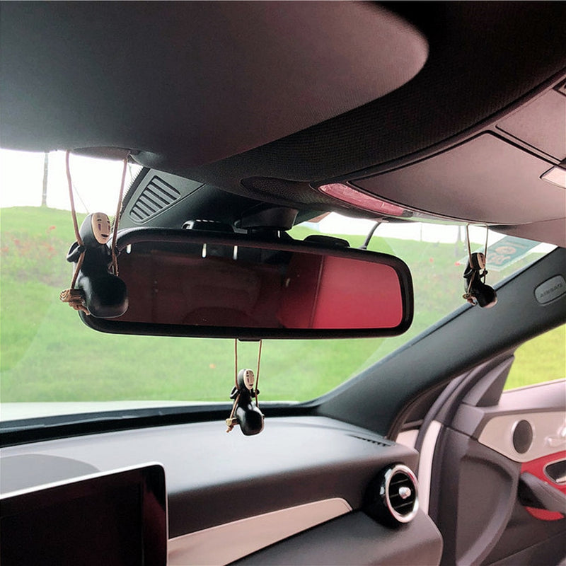 Adornos colgantes de coche lindo Anime sin rostro espejo retrovisor de coche masculino colgante de automóvil suspensión colgante accesorios de decoración