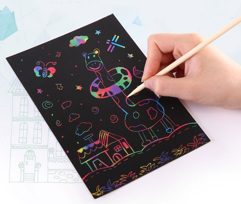 Magic Color Rainbow Scratch Art Paper Card Set con Graffiti Stencil para dibujar Stick DIY Art Painting Toy para niños GYH