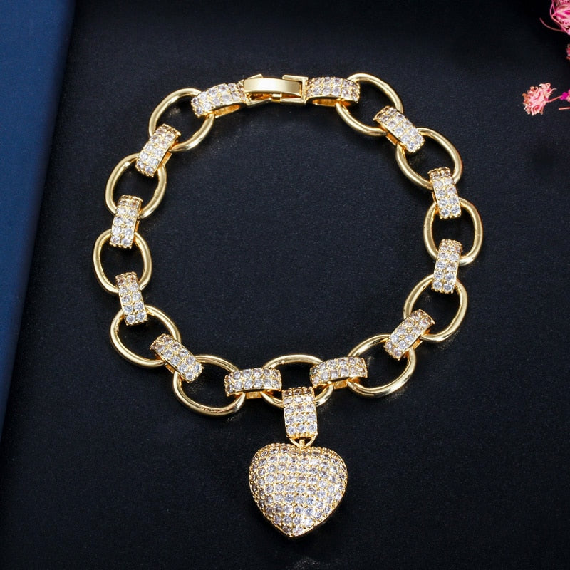 CWWZircons Love Heart Charm CZ Zirconia cúbica chapada en oro pulseras de cadena de eslabones cubanos para mujer regalo de joyería de moda CB200