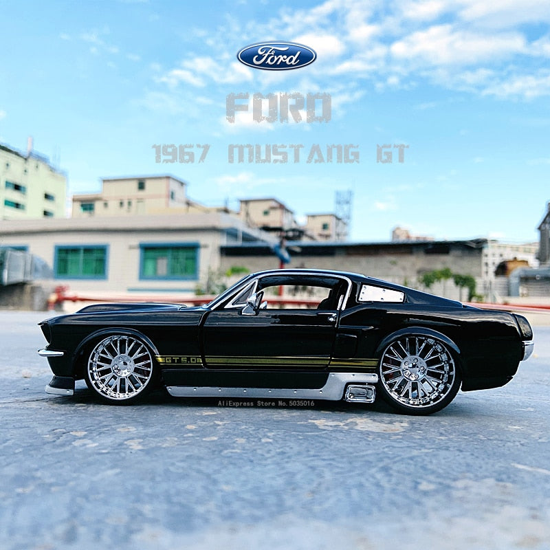 Maisto 1:24 nueva gran oferta 1967 Ford Mustang GT aleación de simulación coche en miniatura decoración para manualidades colección juguete herramientas regalo