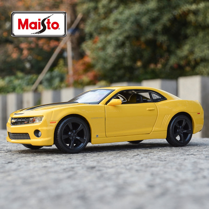 Maisto 1:24 2010 Chevrolet Camaro Sports Car Static Die Cast Vehicles Collectible Model Car Toys