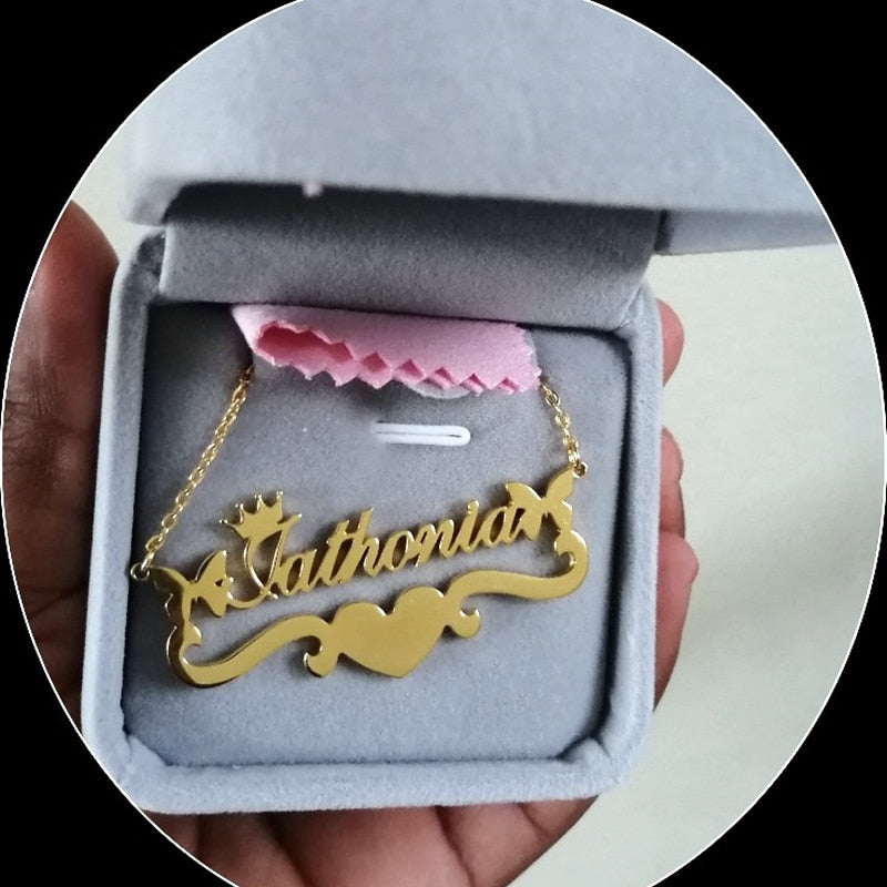 Collar con nombre de mariposa bonito personalizado con corazones de cinta, corona de acero inoxidable, colgante con placa de identificación, collar para mujer, regalos de cumpleaños