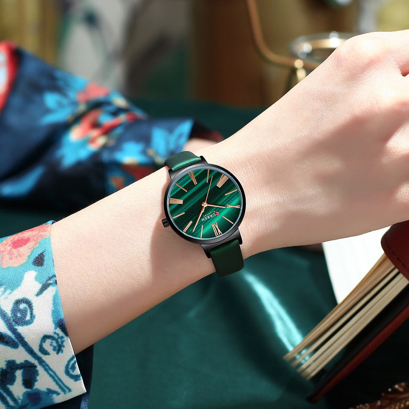 Relojes de lujo de moda CURREN para mujer, reloj de pulsera de cuarzo verde malaquita con reloj de cuero para mujer