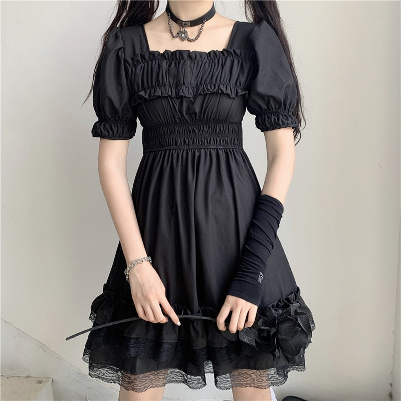 Harajuku japonés estilo oscuro verano nuevos vestidos Vintage cuello cuadrado encaje Puff manga vestido Sweety Ruffles Hepburn vestido negro