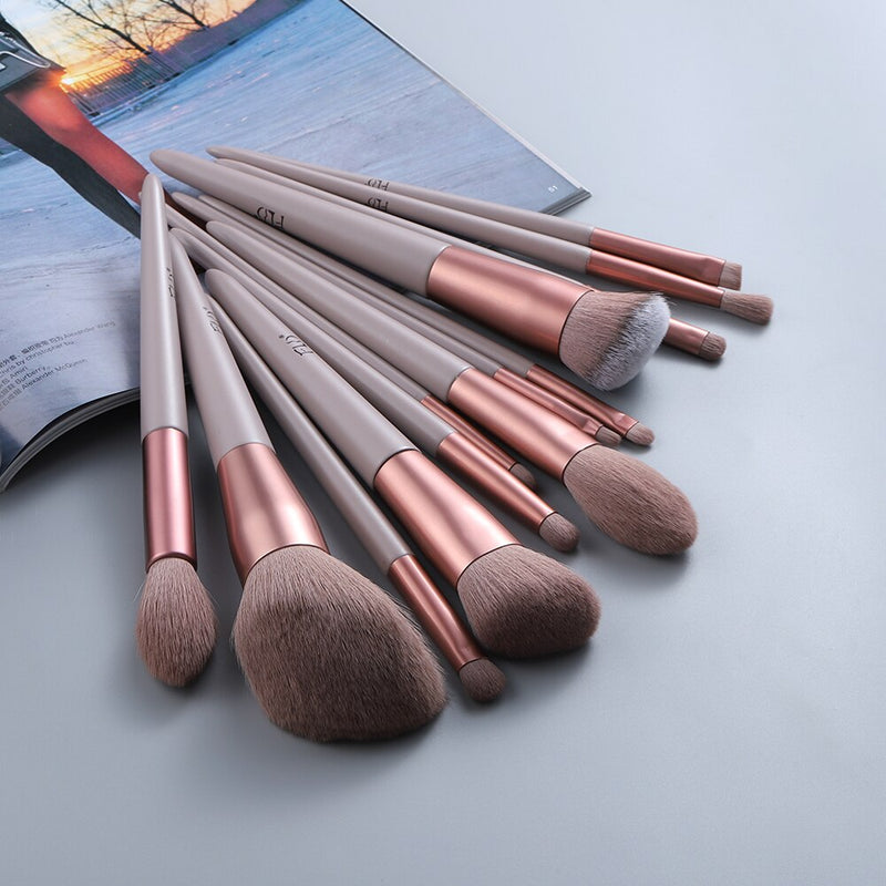 FLD 13pcs Natural Hair Makeup Brushes Set Professional Beauty Foundation Powder Blushes Eyeshadow Eyebrow Blending Brush Tools