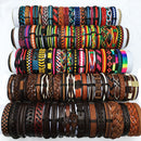 50 unids/lote, pulsera de surfista aleatoria hecha a mano para hombres y mujeres, estilos mixtos, brazaletes de cuero trenzado, joyería, regalo de fiesta MX3