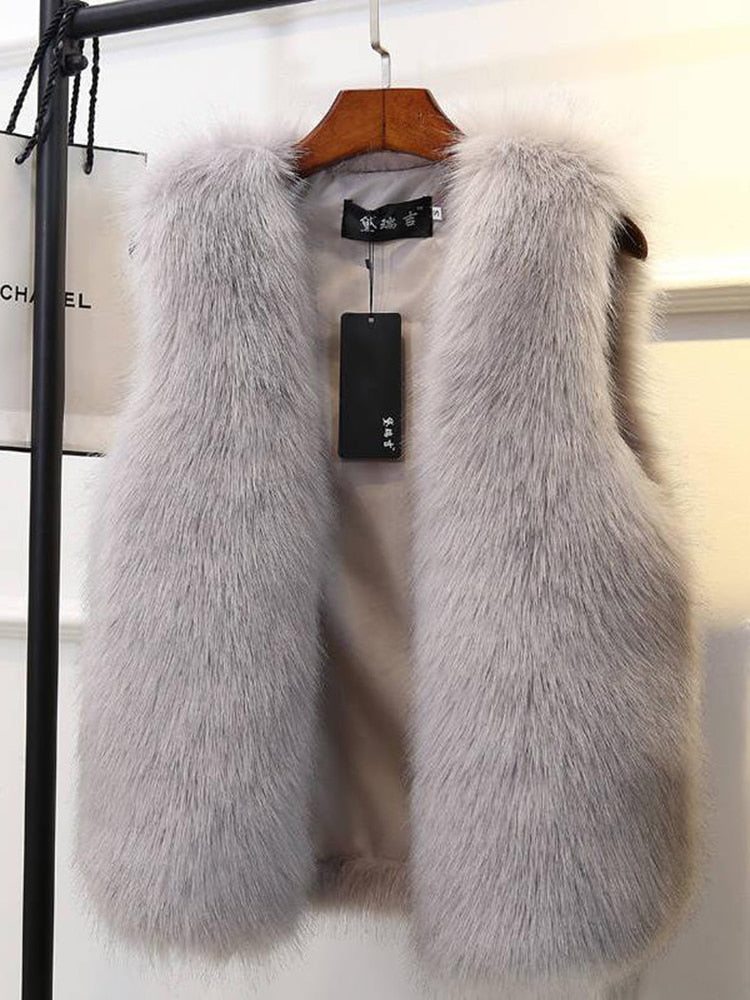 2021 New Winter Female Fox Fur Vest Coat Winter Warm White Black Gray Fur Vest Jacket Large Size 2XL Sleeveless Coat