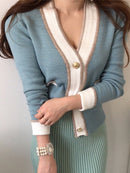 Colorfaith New 2022 Chic V-Neck Buttons Short Cardigans Spring Autunm Women's Sweaters Korean Fashion Pocket Knitwears SWC7836