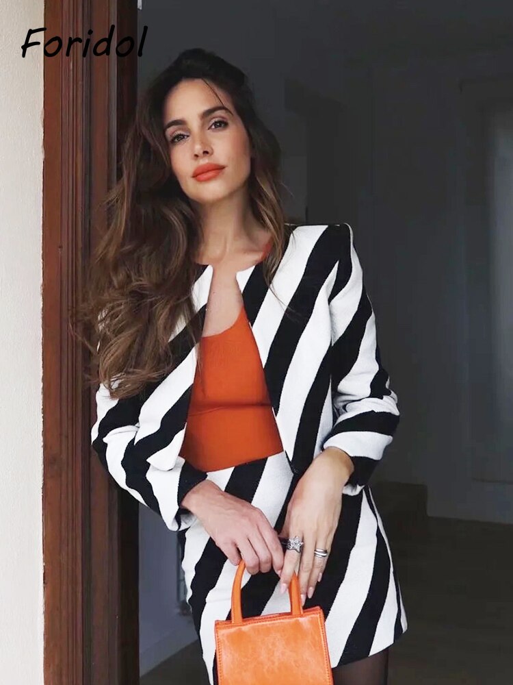 Office Lady Striped Print White Black Elegant Mini Skirt Suits Slim Crop Top Femme Clothing Sets Spring Fashion Retro Suit