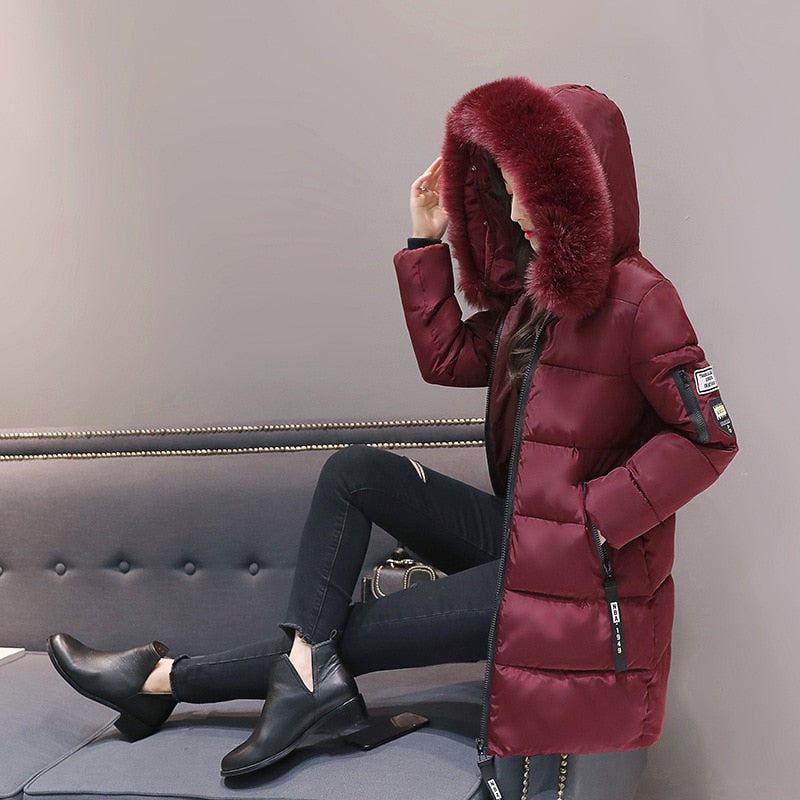 Prendas de vestir de invierno para mujer, Parka de algodón con cuello de piel grande coreana para mujer, abrigo de moda medio largo ajustado, chaqueta acolchada gruesa y cálida