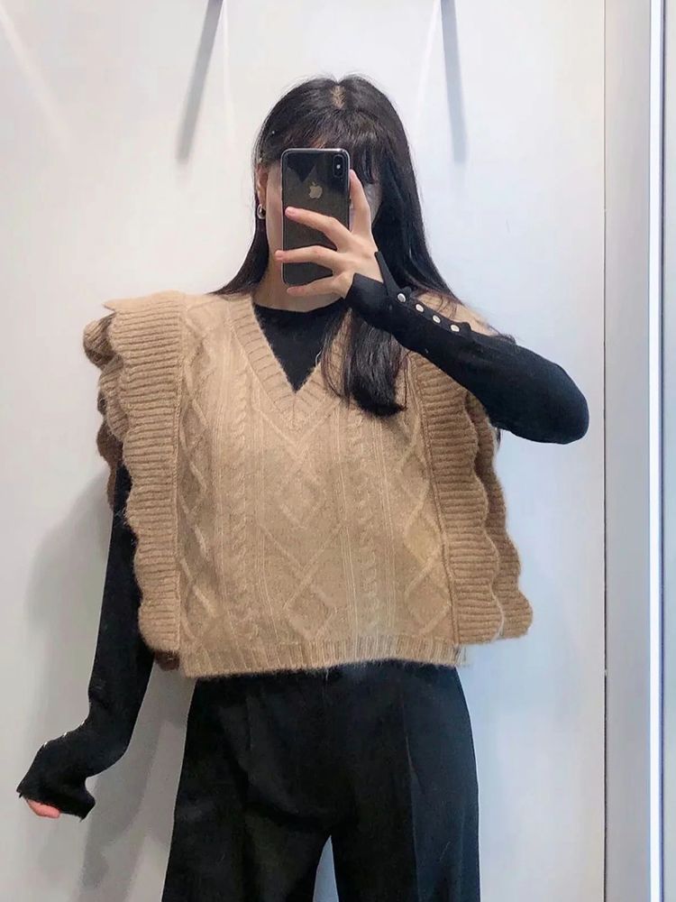 2021 New Women Cable-Knit Vest Sweater V-neck waistcoat Ruffle trim Women Pullover Warm Knitted Tank Tops