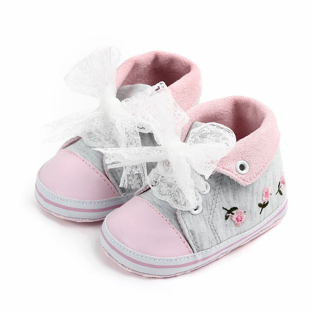 Zapatos de niña de encaje blanco bordado floral zapatos suaves Prewalker Walking Toddler Kids Shoes First Walker envío gratis