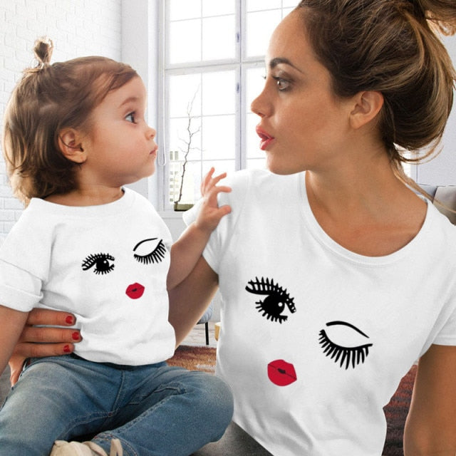 Augenwimpern Rote Lippen Drucken Frauen und Kinder T-Shirt Lustige Familie Passende Kleidung Sommer Mutter und Tochter Kleidung Lässiges T-Shirt