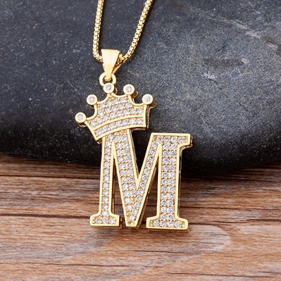 Nuevo collar de cadena con colgante de alfabeto de corona AZ de circón de cobre de lujo estilo Punk Hip-Hop moda mujer hombre joyería de nombre inicial