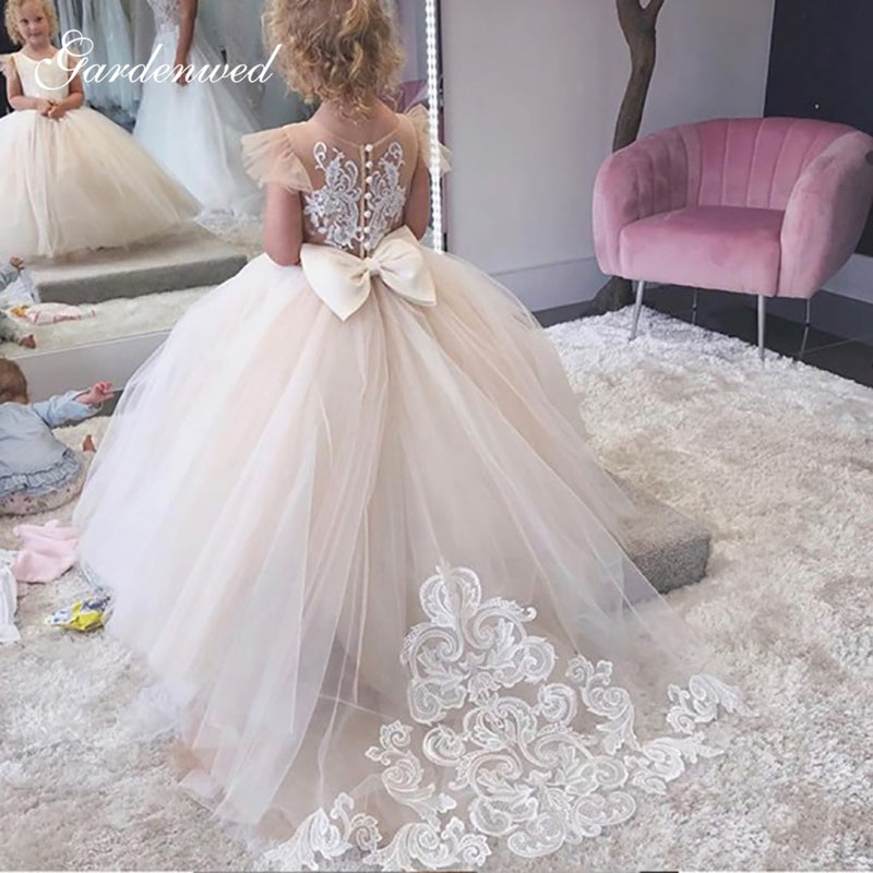 2020 Simple Ball Gown Flower Girl Dress Lace Appliques Baby Girls Party Dresses Cap Sleeves Puffy Back Bow First Communion Dress
