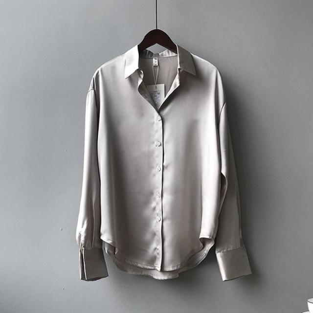 2021 nueva moda de primavera abotonada camisa de satén de seda sintética blusa Vintage mujer blanca manga larga camisas de calle sueltas para mujer