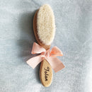 Peine de baño para bebé con nombre personalizado, cepillo para el cuidado del bebé, peine de madera de lana Natural pura, masajeador para recién nacido, regalo para Baby Shower y registro