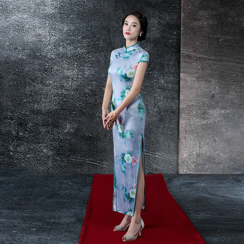The New Fashion Autumn Auspicious Gown Modified Retro Slim Dress With Printing Flowers Cheongsam.