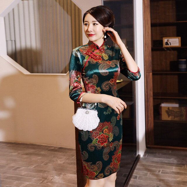 2021 nuevo vestido de mujer Vintage de terciopelo chino tradicional corto Cheongsam manga de tres cuartos cuello alto vestido ajustado de talla grande
