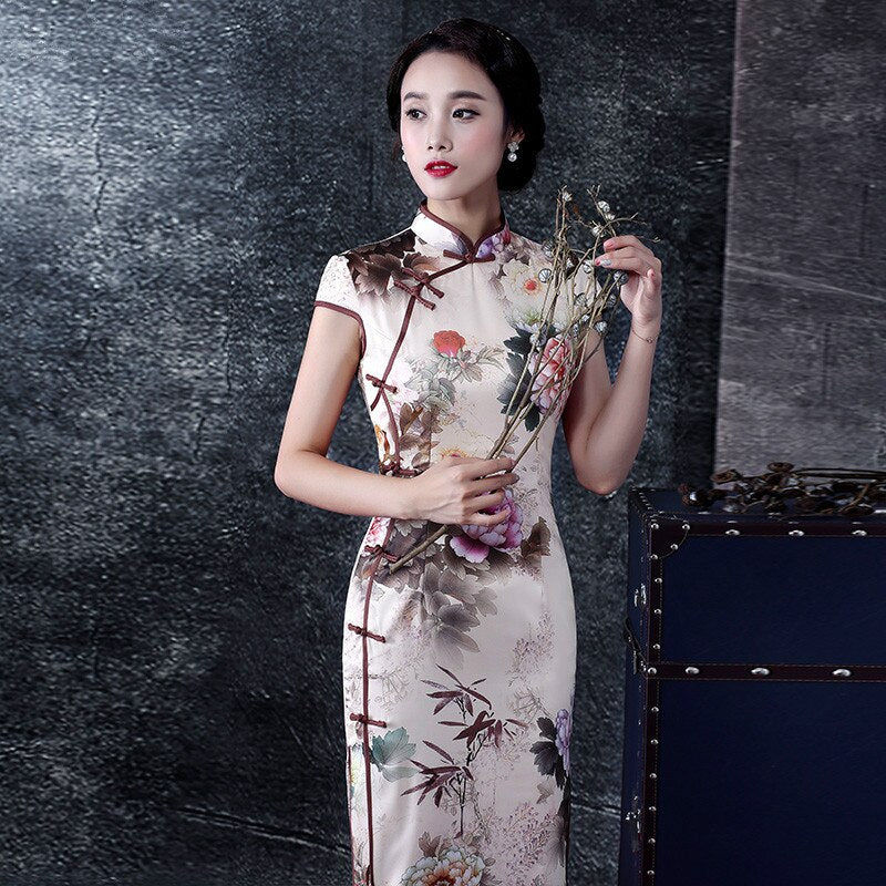Das chinesische traditionelle Cheongsam New Elegant Printing Bamboo und Flowers Daily Autumn Long Dress Cheongsam