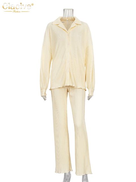 Clacive Causal Suelto Traje de casa Otoño Blusa de manga larga con pantalones de cintura alta Conjunto de mujeres Elegante plisado Beige Conjuntos de pantalones de 2 piezas