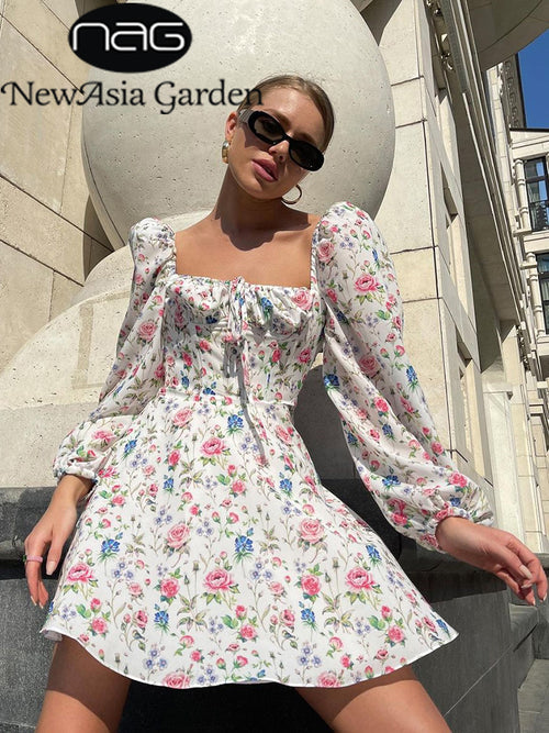 NewAsia Blumenkleid Frauen Laterne Langarm Geraffter Druck A-Linie Quadratischer Ausschnitt Binden Mini Vestidos Sexy Chic Sommer Strandkleid